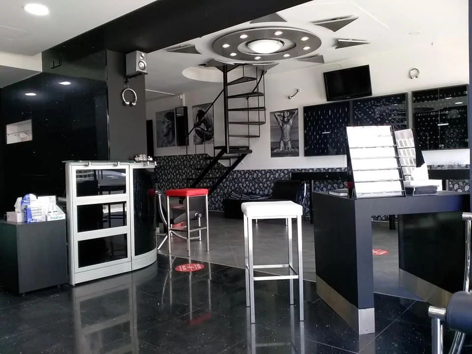 Renovation of Interior Store in Larnca